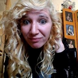 DatMommyStatus's profile picture. I suck and forget about my twitter a lot.