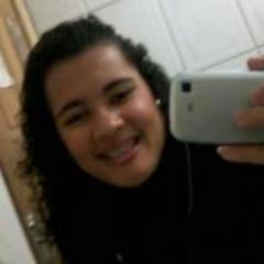 Não quero alguém que morra de amor por mim. Só preciso de alguém que viva por mim, que queira estar junto de mim, me abraçando.”    (Yn`´