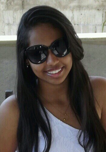 Eh preciso #amar as pessoas como se nao ouvese o amanha...mais ame smp cm o pé atras pq a falsidd eh contagiosa!!