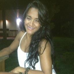 a vida é curta,  
  quebre as regras,
perdoe rapidamente,  
 beije lentamente,  
  ame verdadeiramente,  
 ria sem controle
