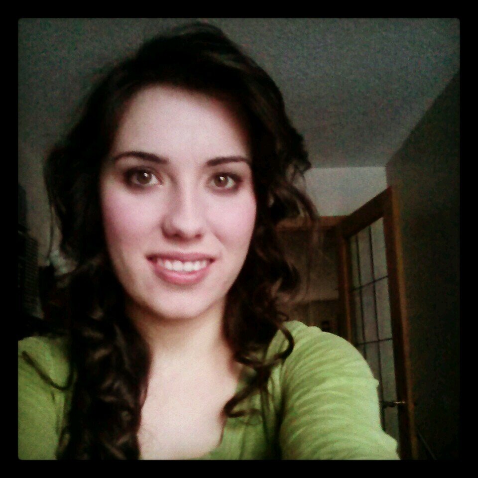Canadian Coloratura. die hard romantic. Miniature thing enthusiast. Follow my tweets and I'll follow back:)