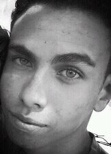 Prefiro ser egoísta do que me importar em vão. Prefiro esconder meus sentimentos do que sofrer. Coração de pedra, não se machuca.