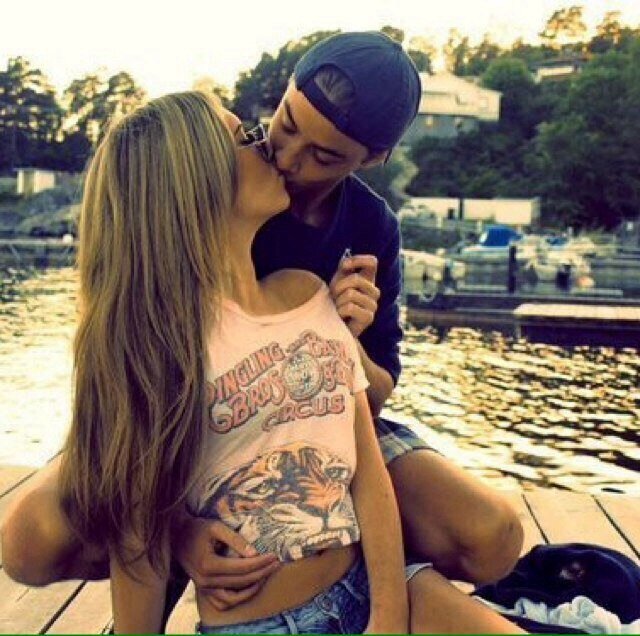 Een meisje dat herkenbare dingen tweet over het leven & de liefde. ❤