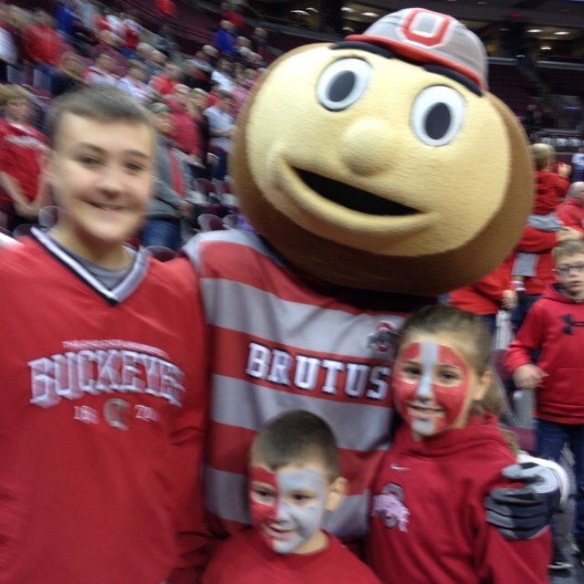 husband and father of 3 love dirt racing wrestling and THE BUCKEYES