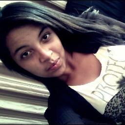 “A vida nem sempre é romântica. Às vezes é realista.”
— Pretty Little Liars.