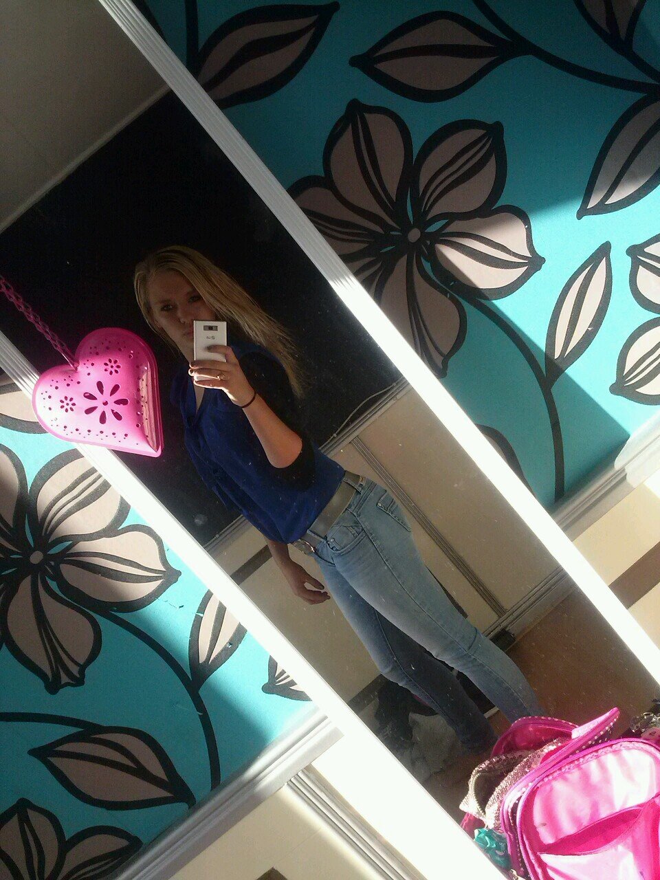 Heeeii popje i lovee you dikke kus amber Loveyou poes, beste dinnetje sinds kort loveeuu sister Xx @MaaikeXJett