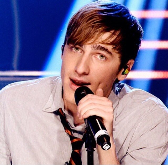 Rusher for Life! Kendall, James, Carlos and Logan are my idols! @marvincortes1 is my model! Rhys Wakefield has the best smile and Pewdiepie is mah man!