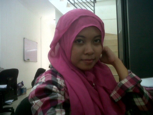 Vivialone6's profile picture. My name is Sri Palupi// You Can Call Me VIVI//like fashion// simple and fun//misterious person// hip hop my genre//come on dance with me