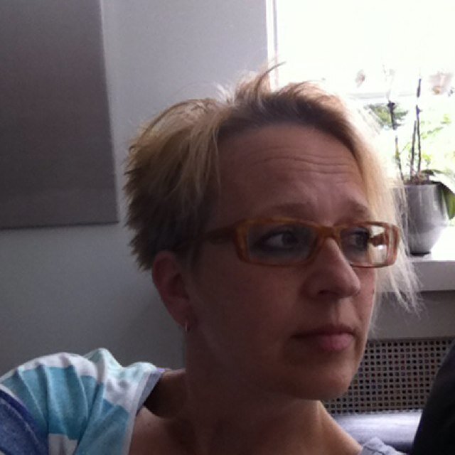 Moeder van 2 jongens, vrouw, zus, dochter, vriendin, collega, baas, buurvrouw, tante en dan ook  nog werken...pfff druk druk druk