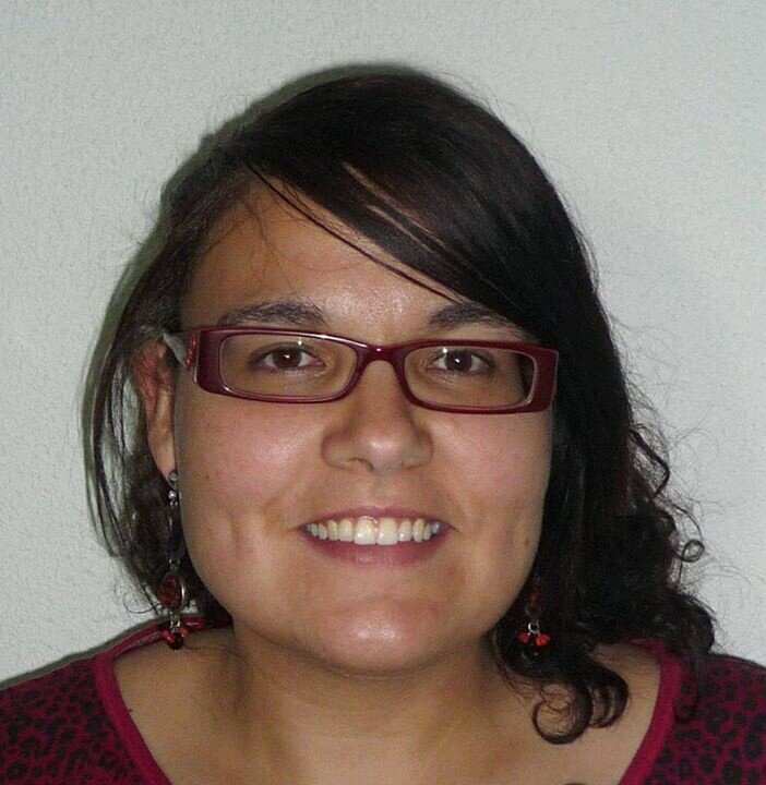 Ingeniera de profesión, project manager de vocación, aprendiz de consultora y con mil cosas en la cabeza. 
Enamorada de la web 2.0 y de las nuevas tecnologías.
