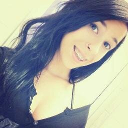 Eu apaixonada pelo Sr. Bieber @justinbieber , chocolate, coca-cola, dormi, comer e dormi mais um pouco .