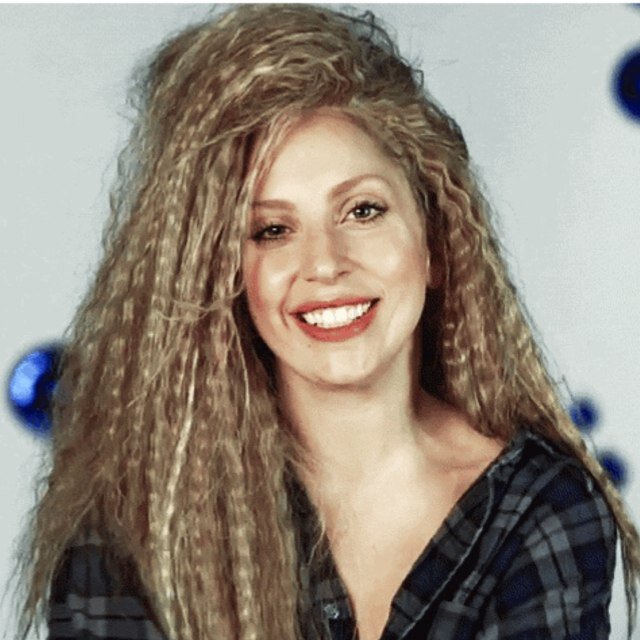 follow @gagas_unicornx she follows back!