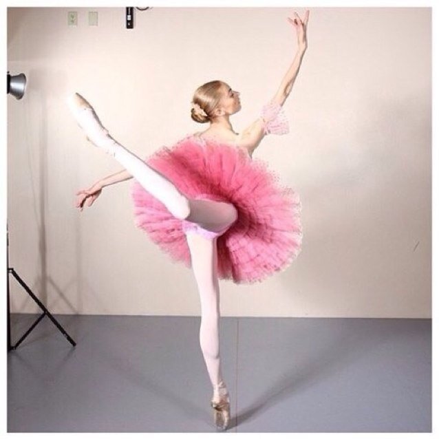 Ballerina Bot 外国人の体型ってすごく憧れる でも日本人の体型が全く向い ていないわけじゃない それは日本を代表する数々のバレエダンサーが証明してくれているの Http T Co Au1npu2lwb