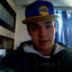 Garoto q admiro tanto q me faz sorrir! parte da minha felicidade meu beest perfeitoo te amo muitoo negoo...poor: @LuciaPezzi_