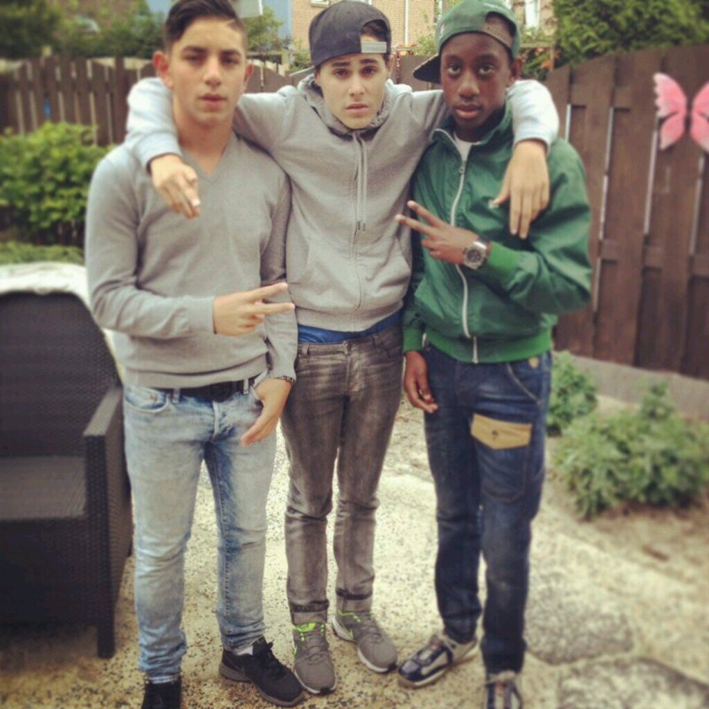 Instagram: juniwd_