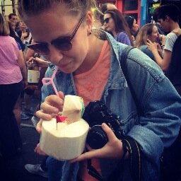 allieheesh_'s profile picture. Graphic Designer and top magazine collector