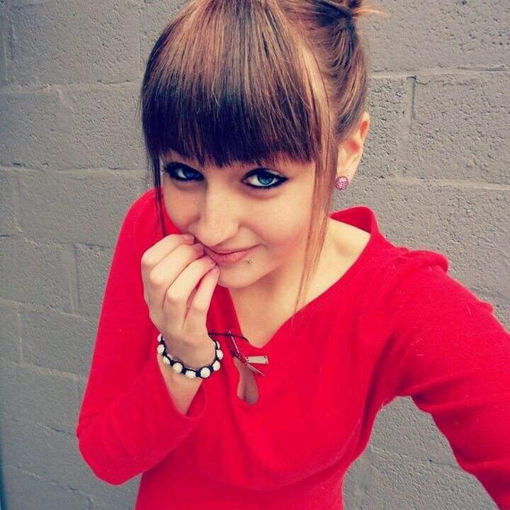 I'm Jessica!I'm 16!I am friendly.I Like CupCakes.I like PewDiePie.I love One Direction and Little Mix.taken:@andrewwhitake13!#Bi