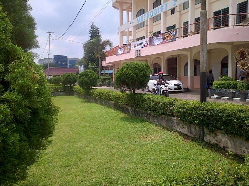 Sebuah Sekolah Swasta di kawasan Jensud Palembang. Takut akan Tuhan adalah sumber pengetahuan.