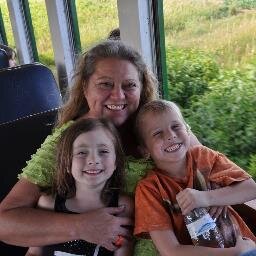 I'm 52, A wife, Mother and Grandmother.
http://t.co/CJDqlUAwqi
Artist and Business Owner and Love to Meet and learn about others