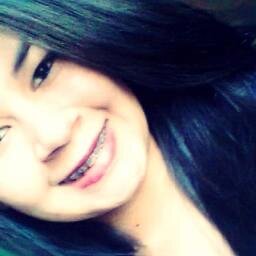 #Escorpiana, Irritante, insistente,#Saopaulina ,humilde, sem noção, orgulhosa,chata ,& Feliz. Prazer #Carolina ;) . ( 13/10/12 s2 )