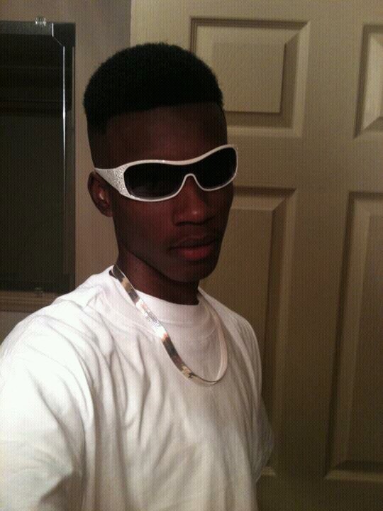 add ur boi ladarius aKa yo... if u aint tlkin bout $$$ den dnt speak 2 me but n da mean while FWM!!!