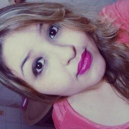 Pode falar que eu nem ligo,agora eu sigo o meu nariz,respiro fundo e canto mesmo que um tanto rouca.