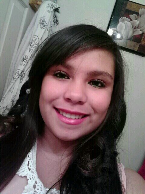andrealey9's profile picture. follow me and I'll follow u back