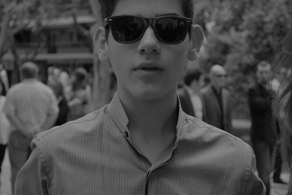 valencia; saxofonista, pianista y cantante...
amando la vida :)