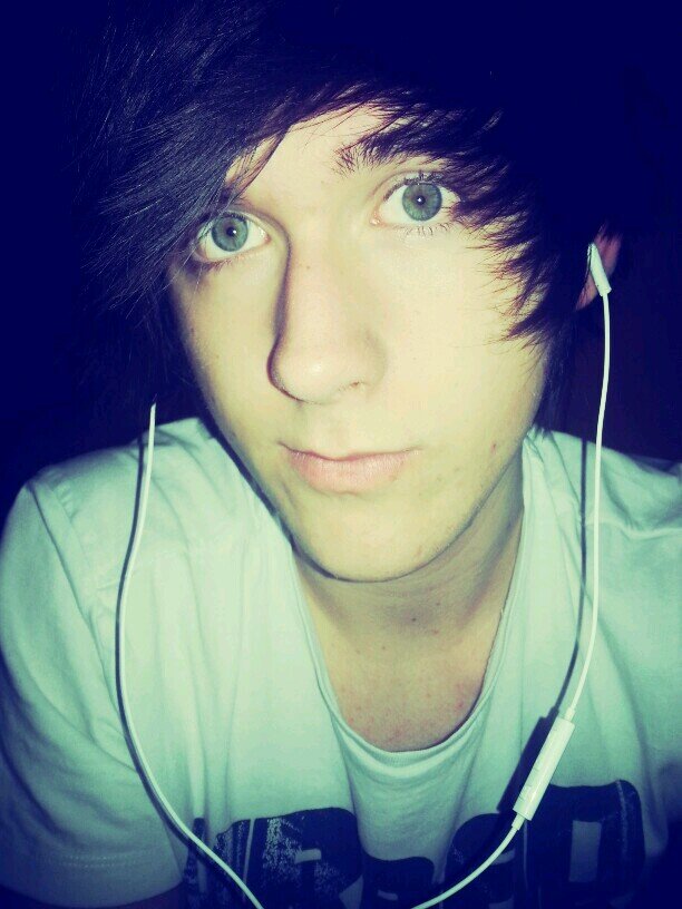 i love Rock music and metalcore. i like to hear Black veil brides (BVB), escape the fate, asking Alexandria, bring me the Horizon and pierce the veil.