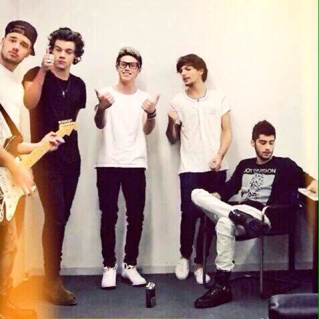 Trying to help 5 wonderful boys win the EMA's cause I love them soo much.