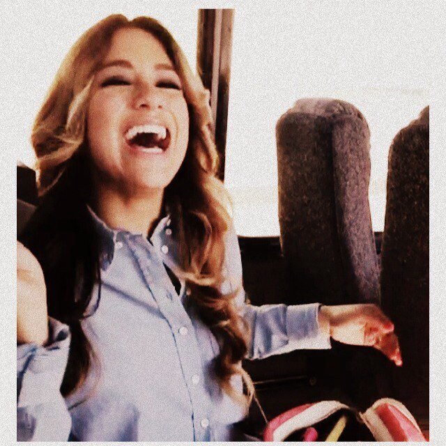 I GAVE YOU A FREE FOLLOW SO PLEASE FOLLOW @BLISSJAUREGUI ILY :)))