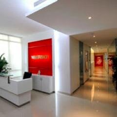 Accomplished Business owner with global contacts in 
IT and Electronics..