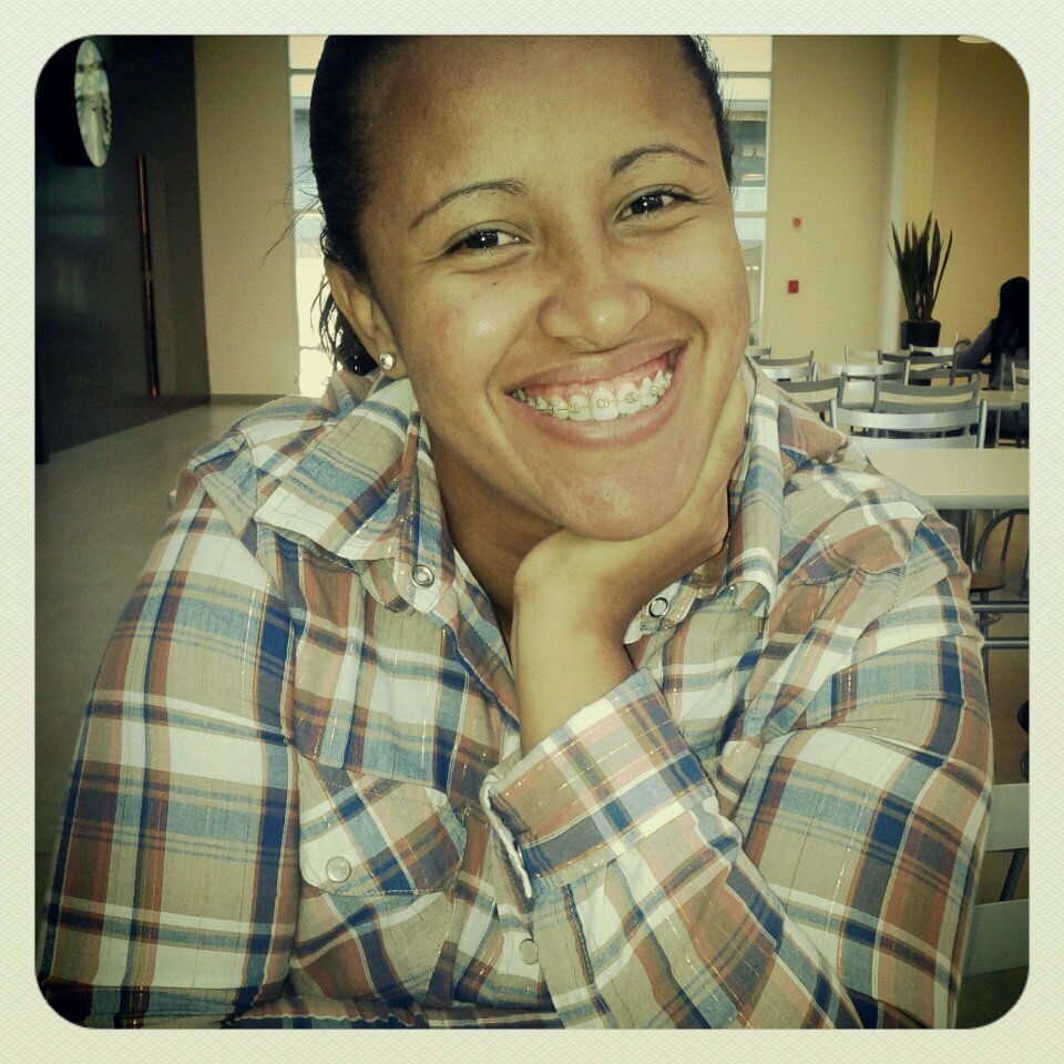 anaclaudiatoma2's profile picture. 