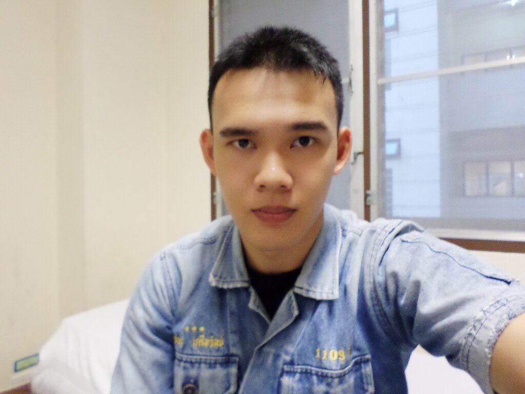 นนท์  ครับ  ยินที่อย่างยิ่งถ้ามีคนเพิ่มเพื่อนนะ อยากรู้จักทุกๆคนนะครับ