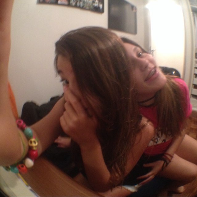 podem julgar mas essas meninas vao te ensinar que vc ainda vai encontrar alguem soh seu assistam3 http://t.co/AgRthDPFfc