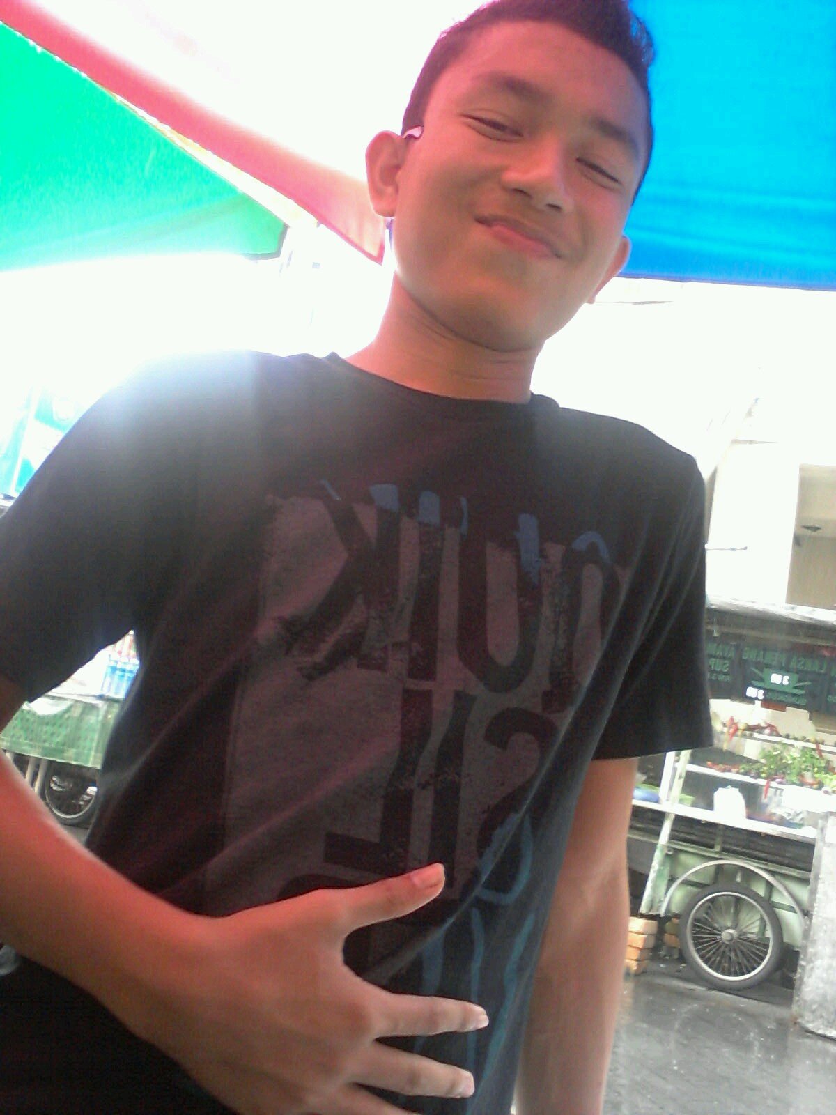 FadzrulAzam's profile picture. the ordinary of me.
17 years old.Islam.Butterworth Institution.
Do add,do talk babe/guys :D