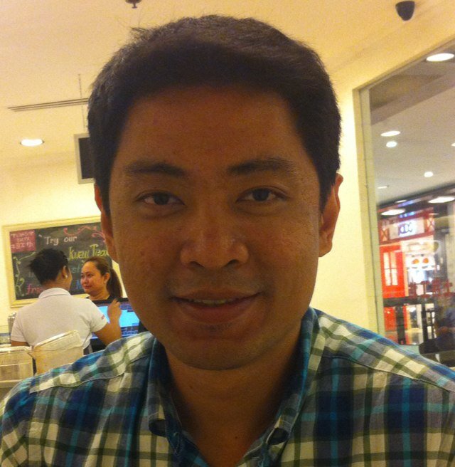 Film lover, likes to think deep thoughts about shallow topics, speaks sarcasm fluently.