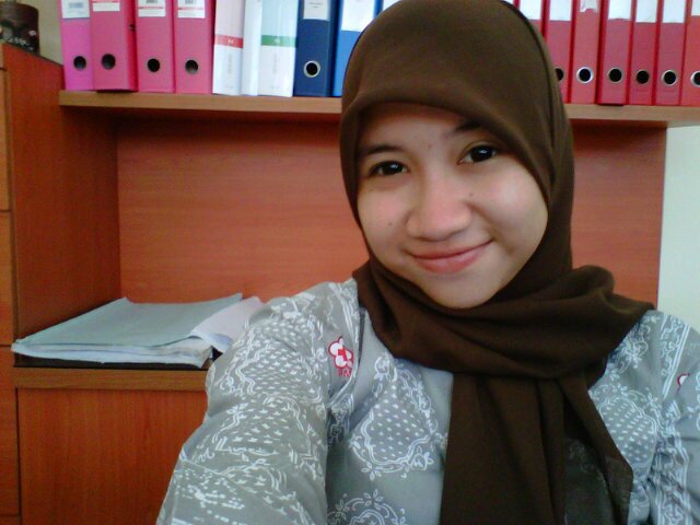Istri dari Acep Andrik Kurniawan.. Bunda dari Arsakha Izdihar Andrik..