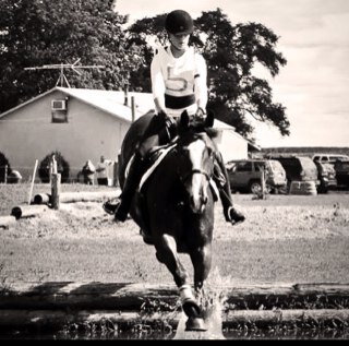Working Student, Eventer, Ride TB & WB. From TEAM Eventing, USEA and Glass-Ed. Follow me also @QueenEventing