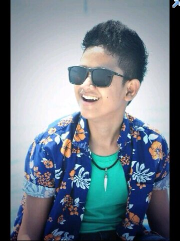 Alwasy support bagas terus yaa BlOvErS ....... Bagas bagas oey... :) @bagasrds ...  Alwasy support chelsea terus yaa CA.... @agathachelsea18