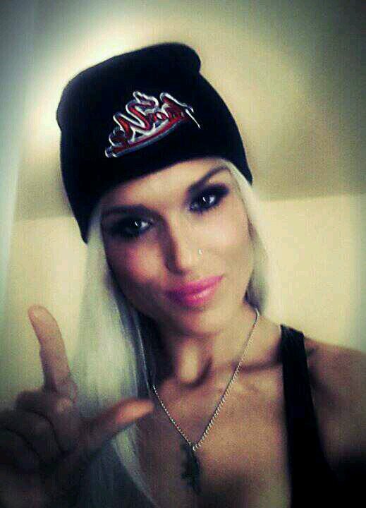 Girl from Oz......Est 4 Life.....love life!