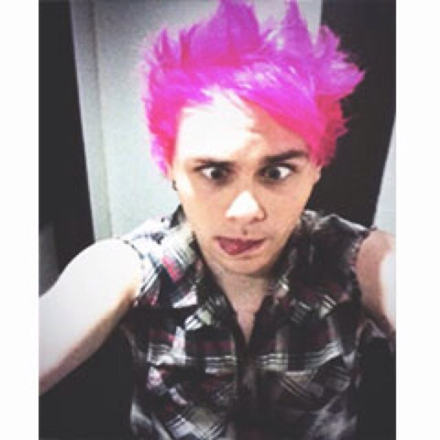 FOLLOW @cliffordcrow