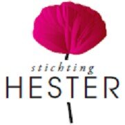 Stg Hester zet zich in voor het bestrijden van geweld tegen vrouwen in (vooral) de Mexicaanse stad Ciudad Juárez, waar in 1998 Hester van Nierop werd vermoord.
