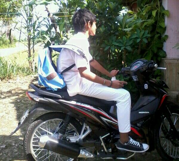 AjheeAjhee's profile picture. [] nothing []