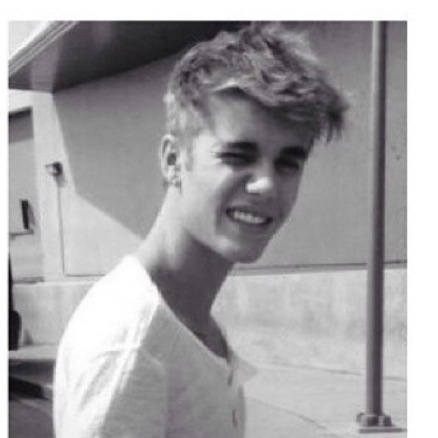 ❝he's the reason behind my smile❞