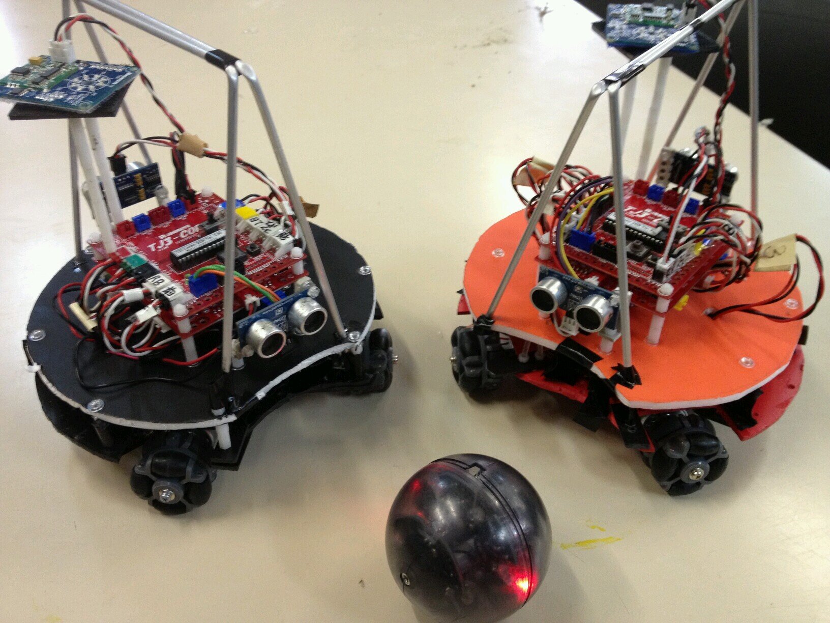 roboken_NHS's profile picture. RCJ・WRO・(缶サット甲子園)に参加している奈良高校ロボット研究会のTwitterアカウント。部員は現在のところ10人超!
現在は主にWRO に向けて活動中！