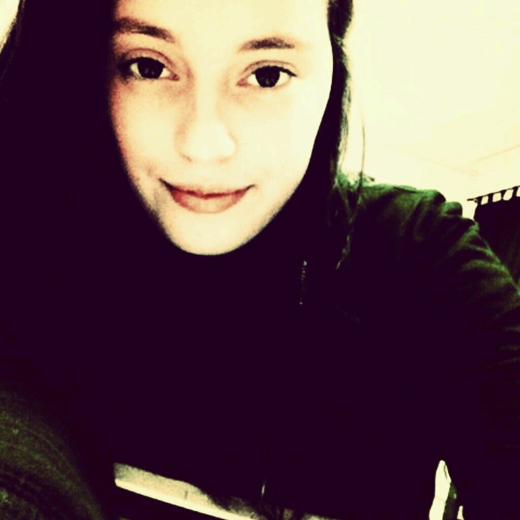 MarianaMossin_'s profile picture. http://t.co/6vWh7wk00u 
http://t.co/lBKcGhnL6z