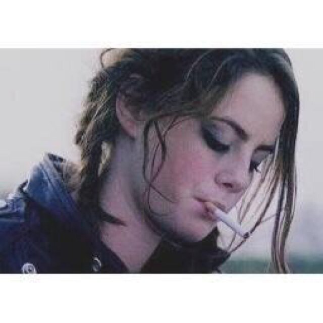Kaya 21 Niall you're my everything
 Nobody breaks my heart cause i dont believe in love