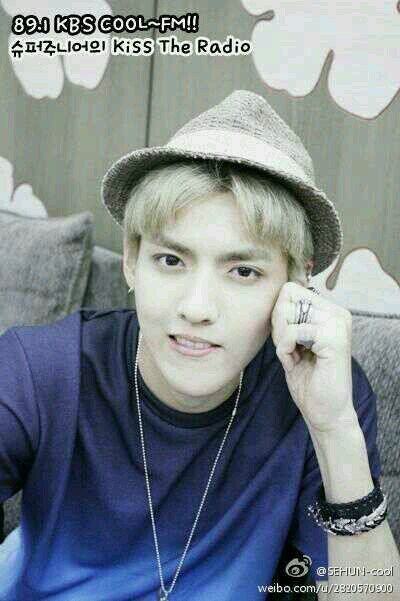 อันยองงง ผมคริสสุดหล่อ ไม่หล่อธรรมดานะแต่หล่อมาก ฟอลมาคุยและทำความรู้จักกับคนหล่อกันเถอะครับ .ยีหัว&เก็ก. #MAFKODE {11/11/56}