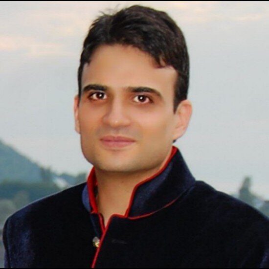 Sales & Marketing Professional | Nature Lover.